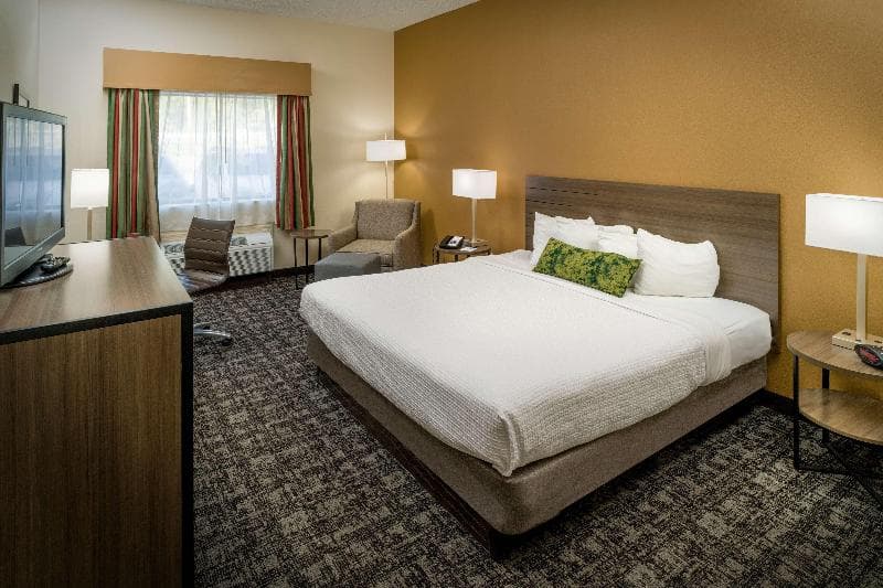 Best Western Logan Inn 3