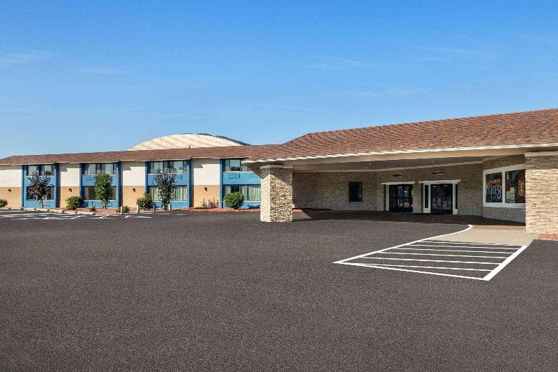 AmericInn by Wyndham La Crosse Riverfront Conference Center 4