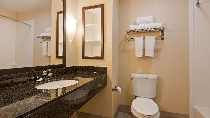 Best Western Plus Sparta Trail Lodge 3