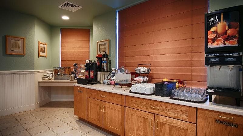 Best Western Plus Plaza Hotel 2