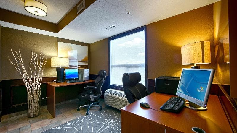 Best Western Strathmore Inn 5