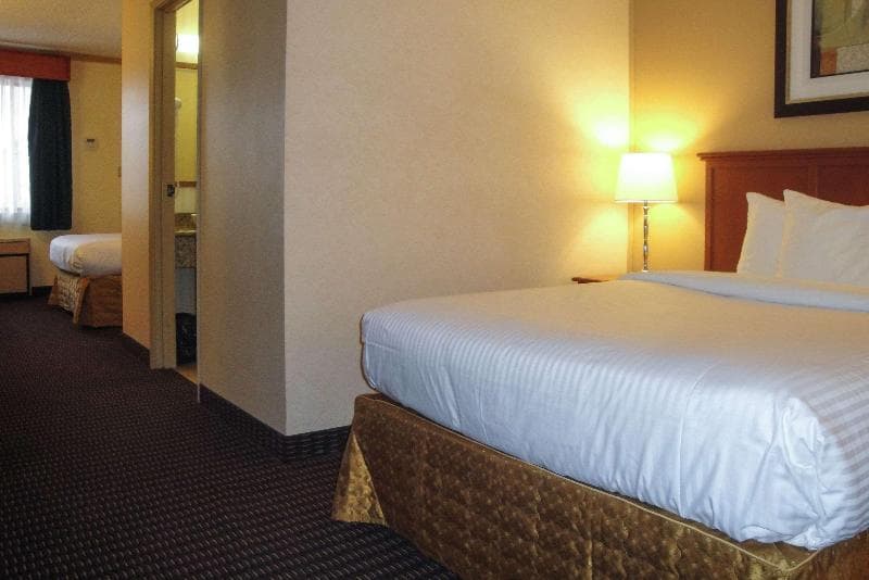 All Stay Suites Westlock 5