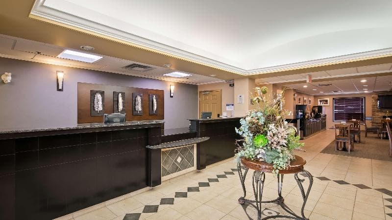 Best Western Rocky Mountain House Inn & Suites 4
