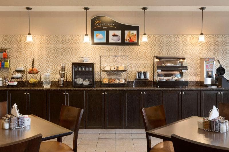 Days Inn by Wyndham Innisfail 3