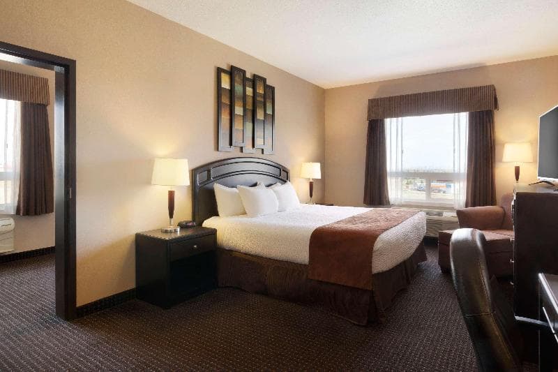Days Inn by Wyndham Innisfail 4