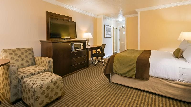 Best Western Plus Mirage Hotel & Resort 5
