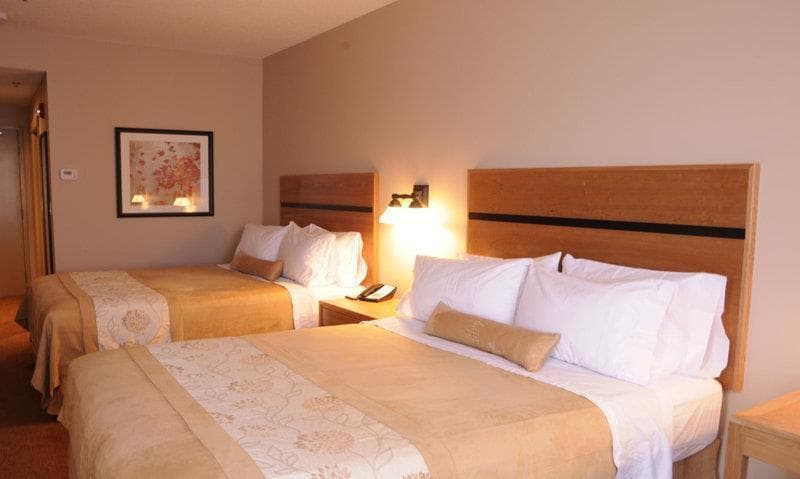 Best Western Plus Chateau Inn Sylvan Lake 5