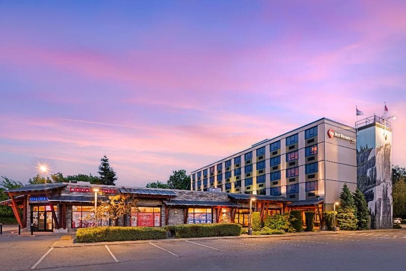 Best Western Plus Barclay Hotel 5