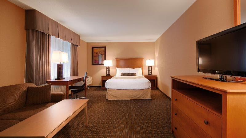 Best Western Plus Mission City Lodge 4