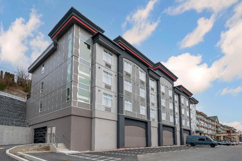 Best Western Plus Mission City Lodge photo 1
