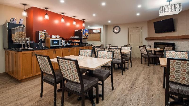 SureStay Plus Hotel By Best Western Salmon Arm 2