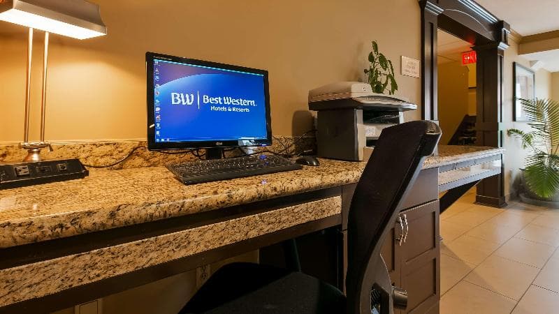 Best Western Maple Ridge Hotel photo 1