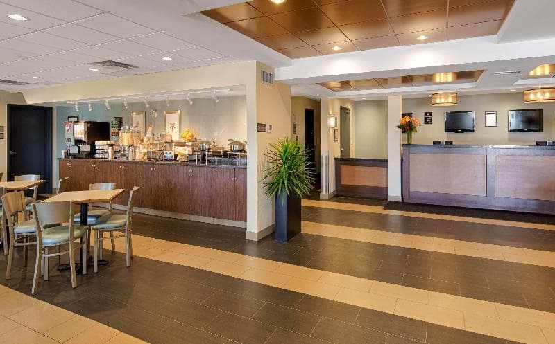 Best Western Thompson Hotel & Suites 5