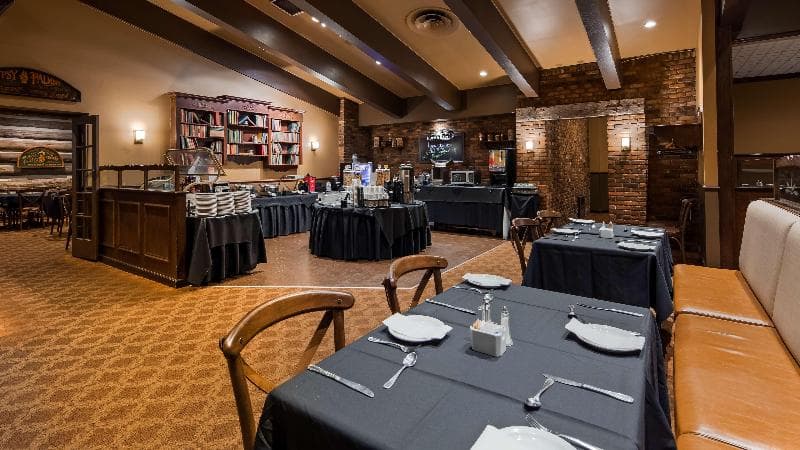 Best Western Parkway Inn & Conference Centre 4
