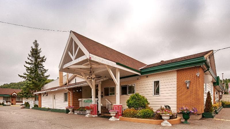 Sword Motor Inn 3