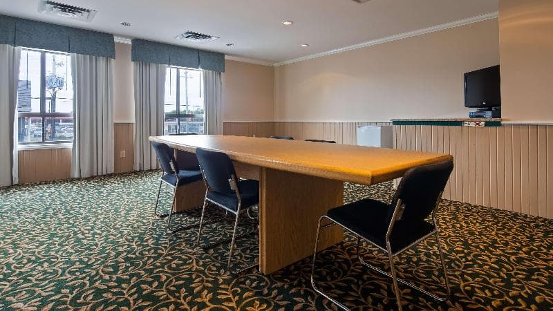 Best Western Smiths Falls Hotel photo 1