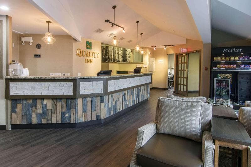 Quality Inn 4