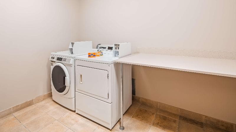 Best Western Plus Calgary Centre Inn 2