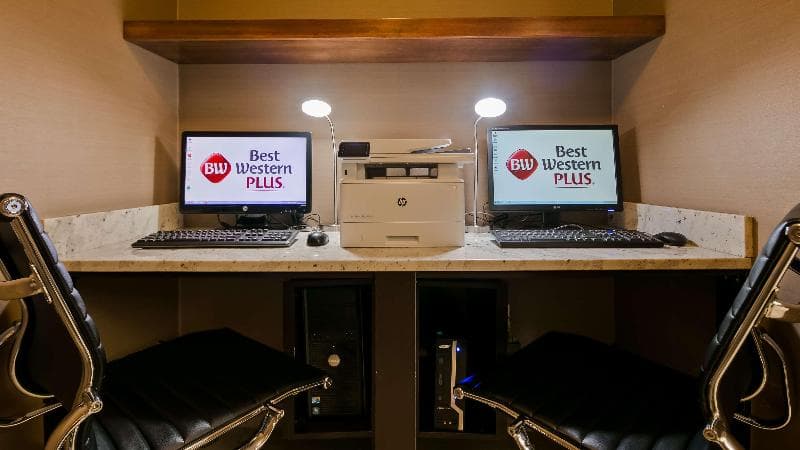 Best Western Plus Red Deer Inn & Suites photo 1