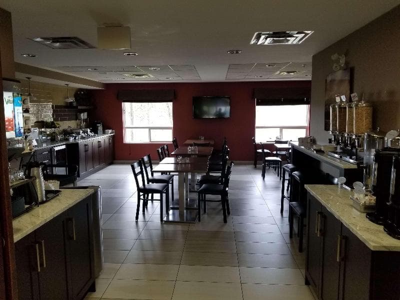 Best Western Plus Red Deer Inn & Suites 4