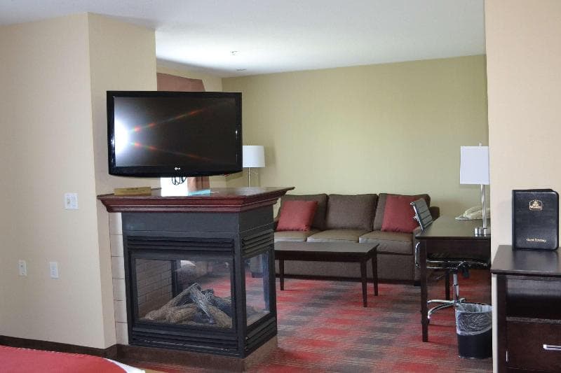 Best Western Plus Red Deer Inn & Suites 5
