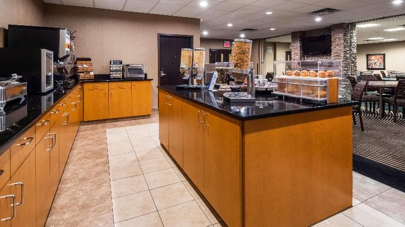 Best Western Plus South Edmonton Inn & Suites 3