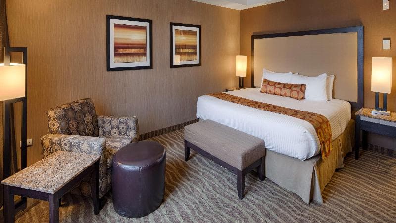 Best Western Premier Freeport Inn Calgary Airport 4