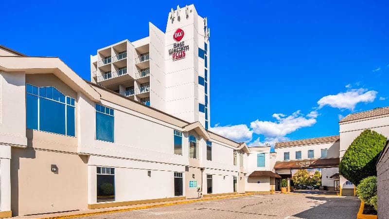 Best Western Plus Kelowna Hotel & Suites 4