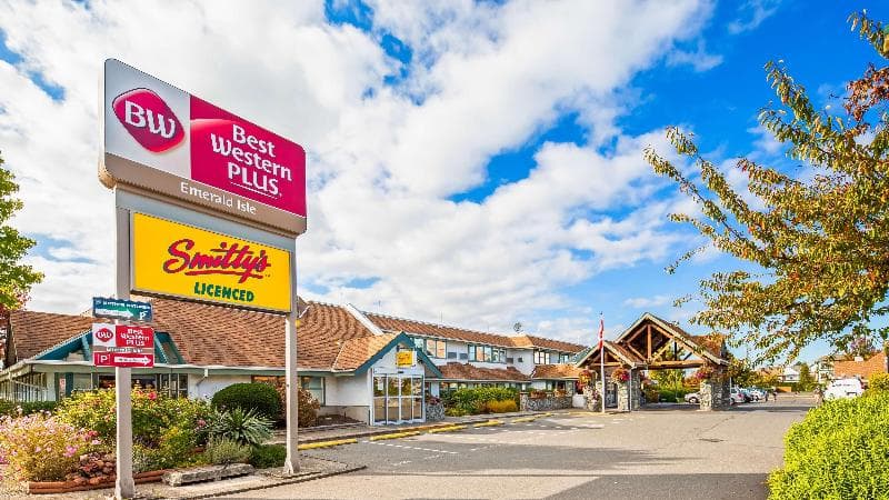 Best Western Plus Emerald Isle Hotel 3