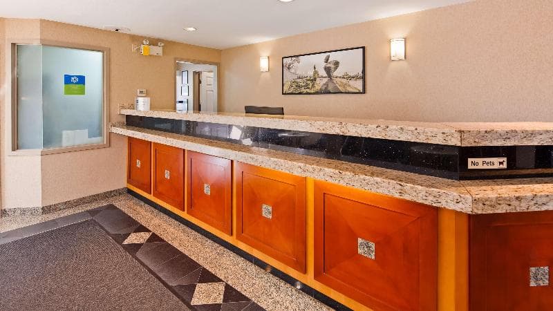 SureStay Hotel by Best Western North Vancouver Capilano 3