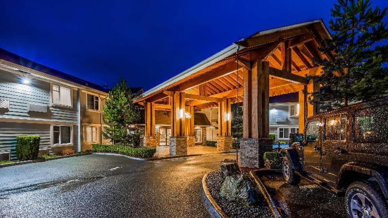 Best Western Plus Country Meadows Inn 2