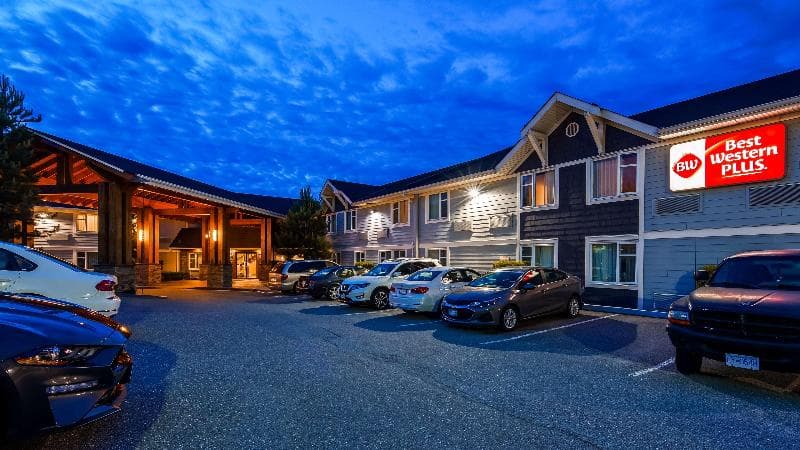 Best Western Plus Country Meadows Inn 5
