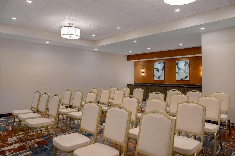Hampton Inn by Hilton Winnipeg Downtown photo 1