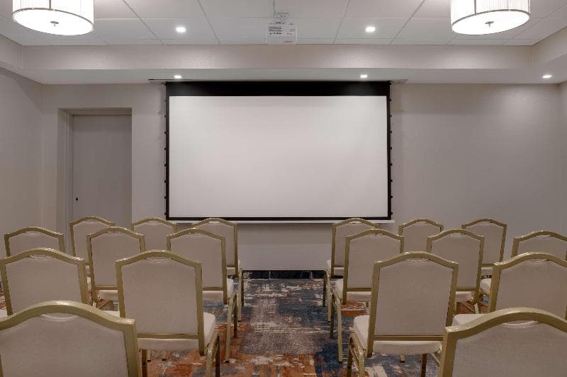 Hampton Inn by Hilton Winnipeg Downtown 4