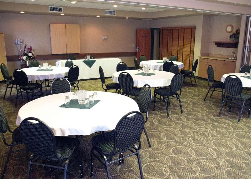 Best Western Plus Pembina Inn & Suites 3