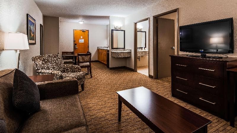 Best Western Plus Pembina Inn & Suites photo 1