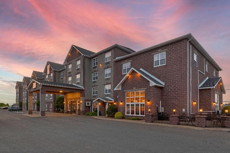Best Western Plus Fredericton Hotel & Suites 4