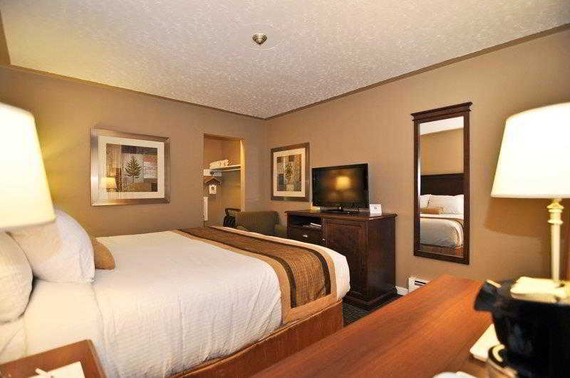 Aurora Inn 4