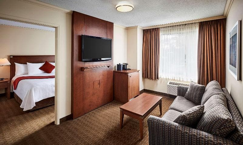 Best Western Plus Guildwood Inn 5