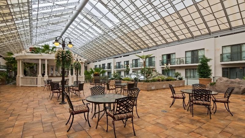 Best Western Plus Lamplighter Inn & Conference Centre 2