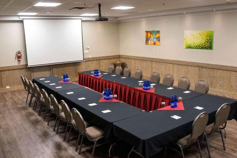 Clarion Inn Lakeside and Conference Centre 5
