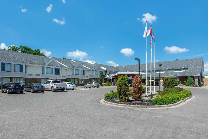 Quality Inn & Suites 5