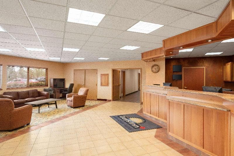 Days Inn by Wyndham Swift Current 4