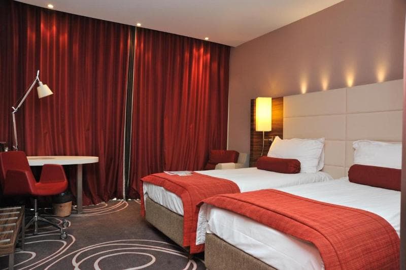 Ramada by Wyndham Pitesti 3
