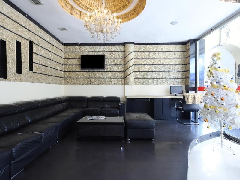 Oyo 108 Golden Palace Hotel 3