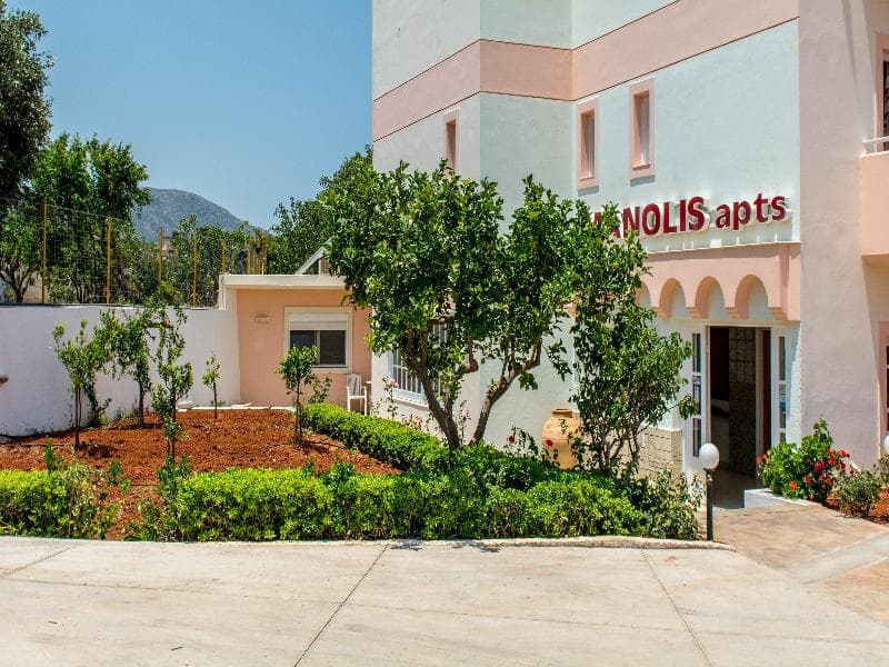 Manolis Apartments main