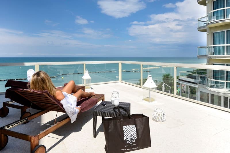 Hotel Sans Souci 2