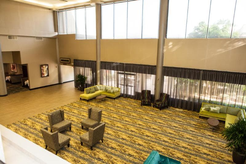 Ontario Gateway Hotel 4