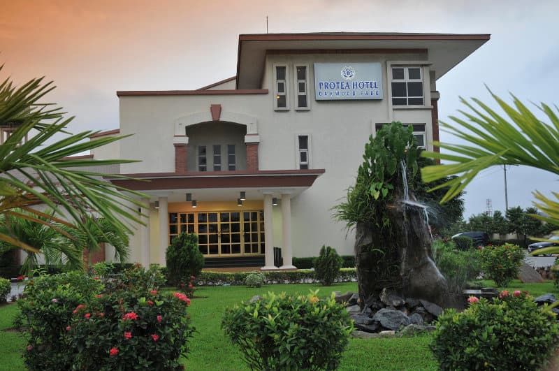 Oakwood Park Hotel main