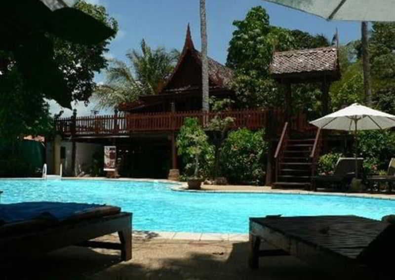 Harry's Bungalows & Restaurant 3